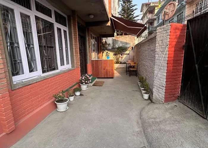 Manang De Cafe Отель типа "постель и завтрак"